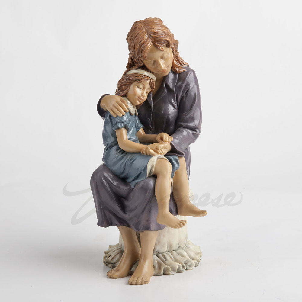 Art And Craft For Mother'S Day - Reçine Anne ve Kızı Kucaklayan Heykelcik